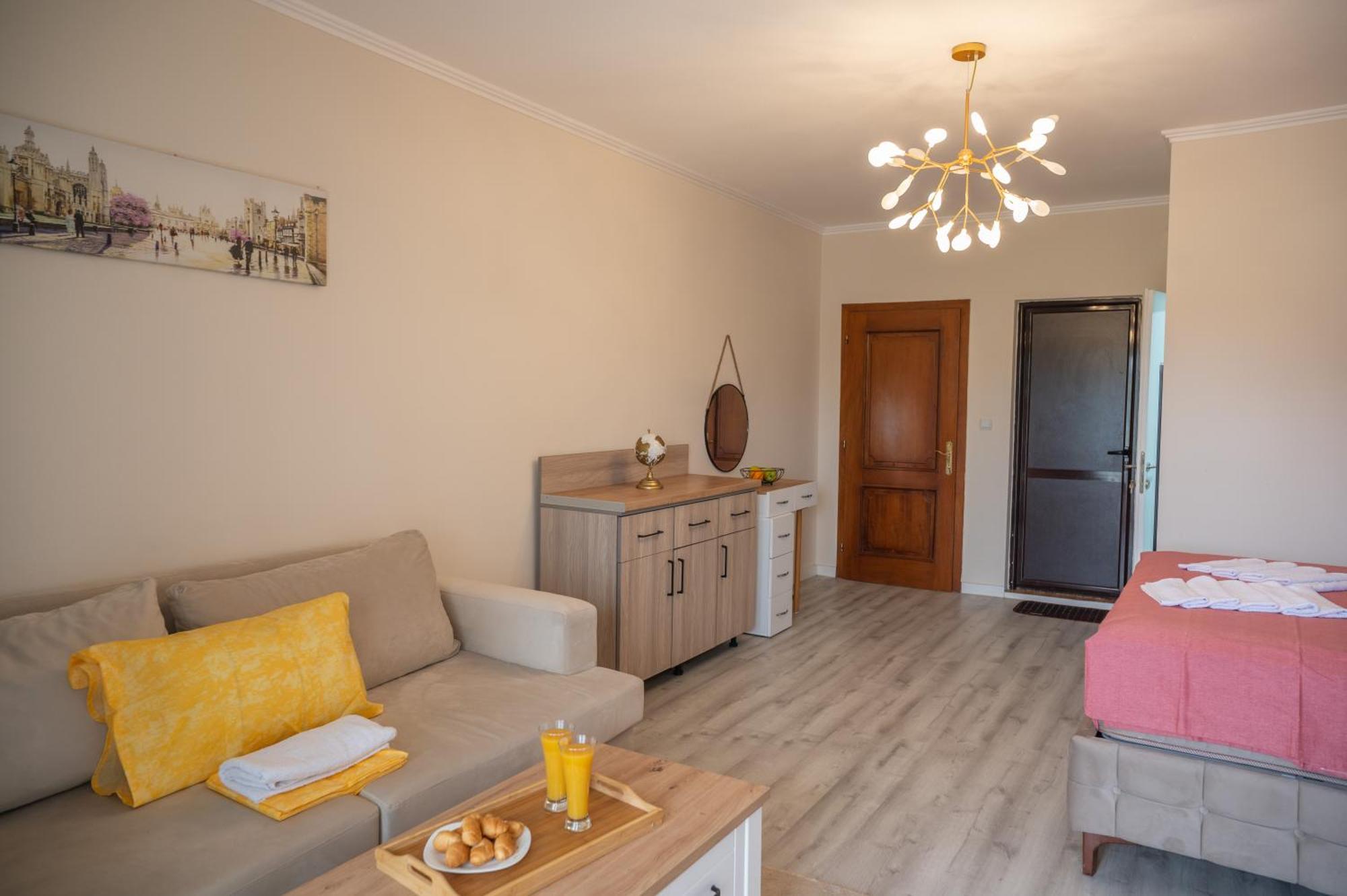Beach Walk Apartments Ülgün Dış mekan fotoğraf
