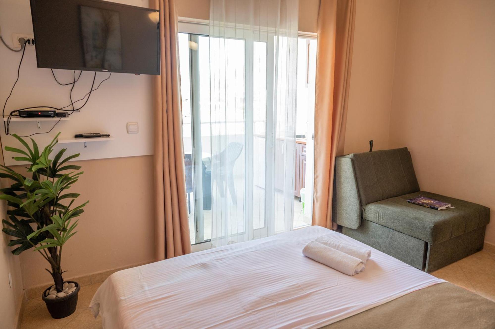 Beach Walk Apartments Ülgün Dış mekan fotoğraf
